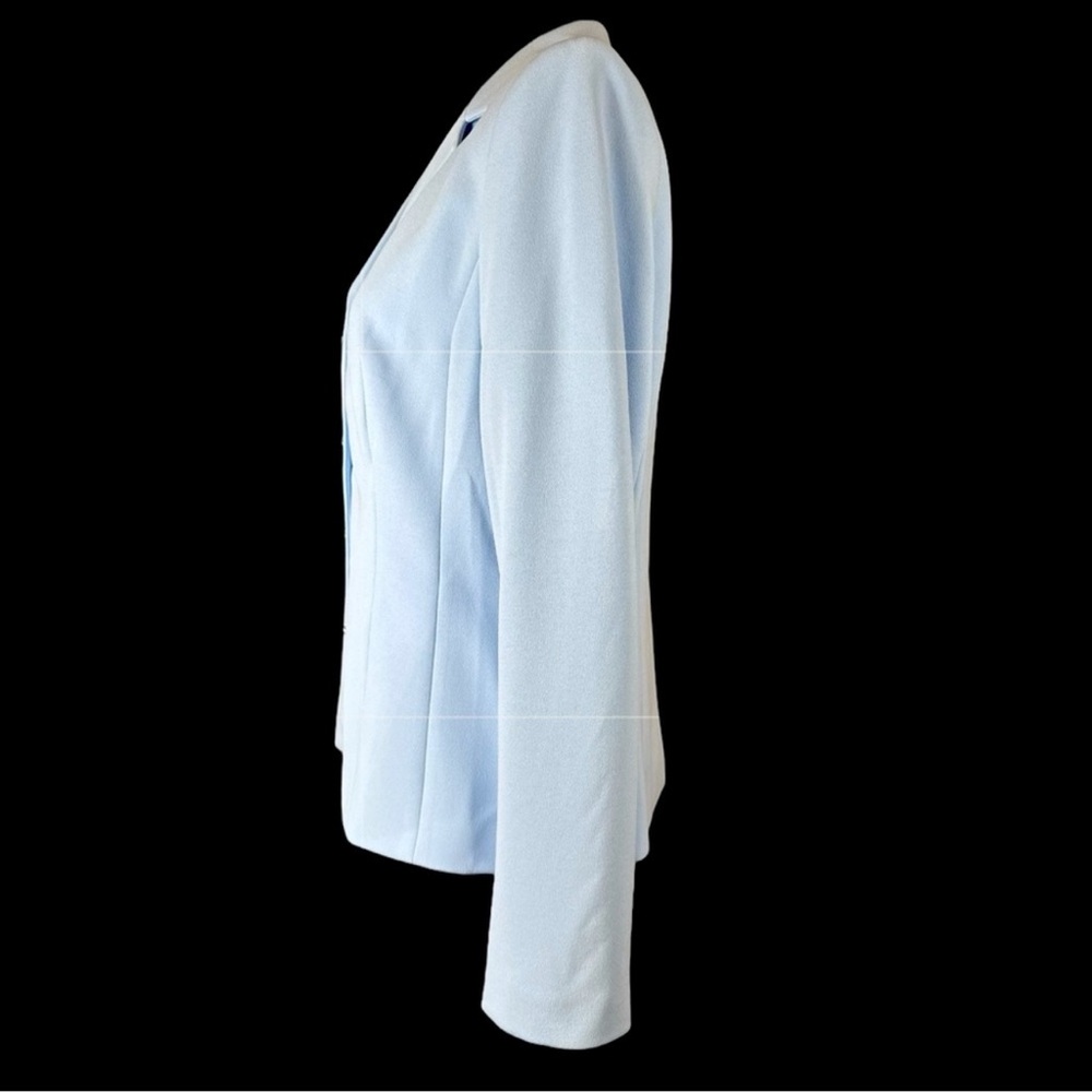 CALVIN KLEIN Powder Blue Blazer, Size 8. - Picture 4 of 12